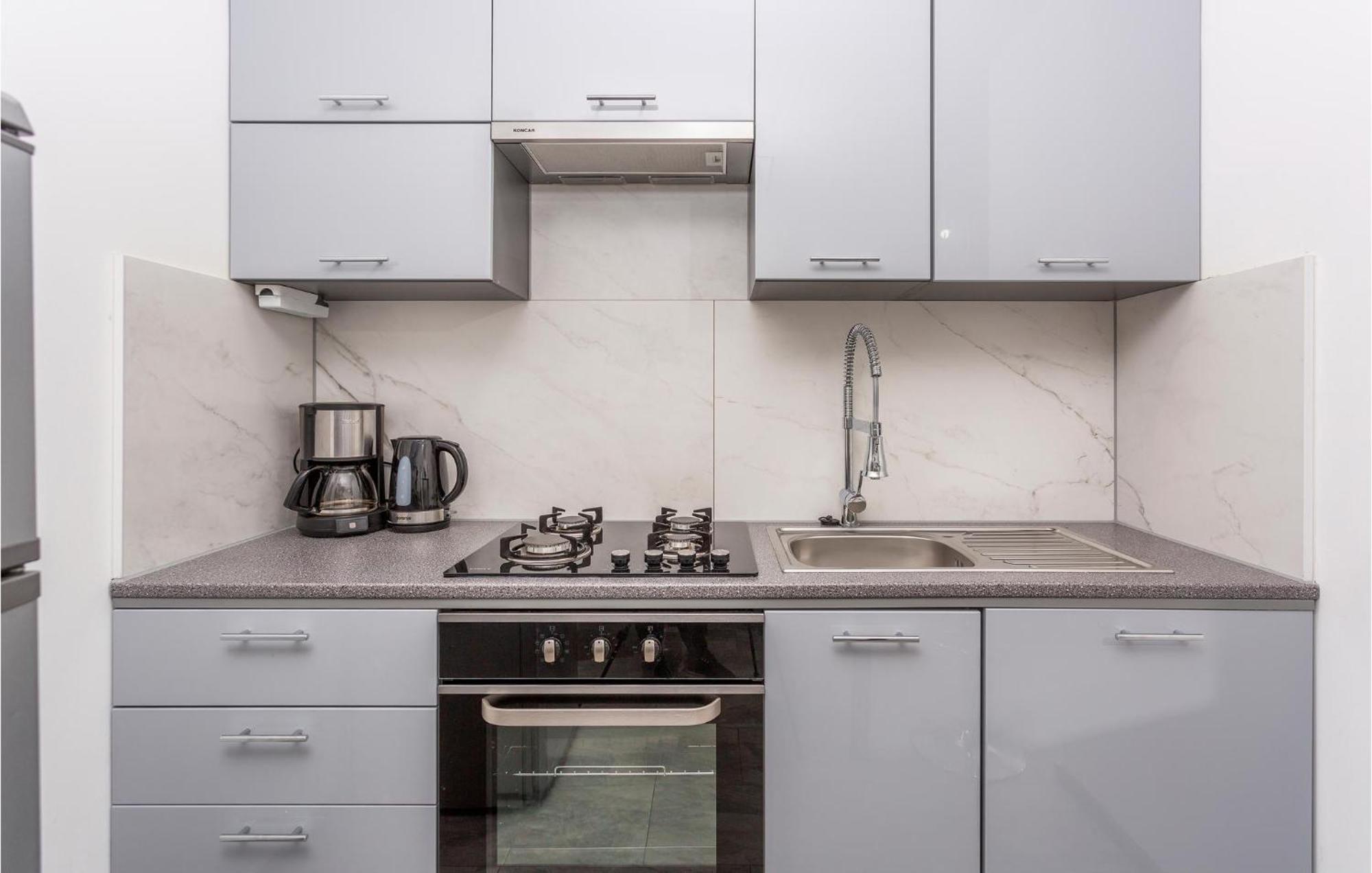 Beautiful Apartment In Malinska With Kitchen 외부 사진