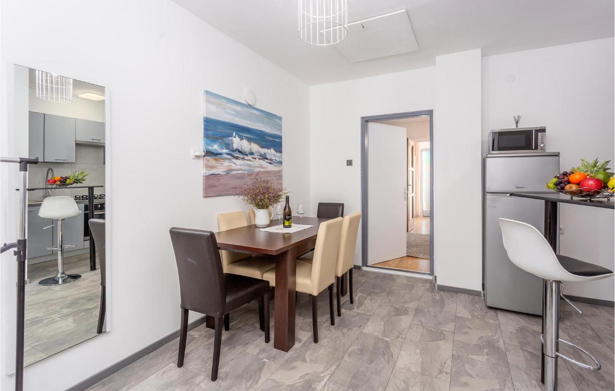 Beautiful Apartment In Malinska With Kitchen 외부 사진